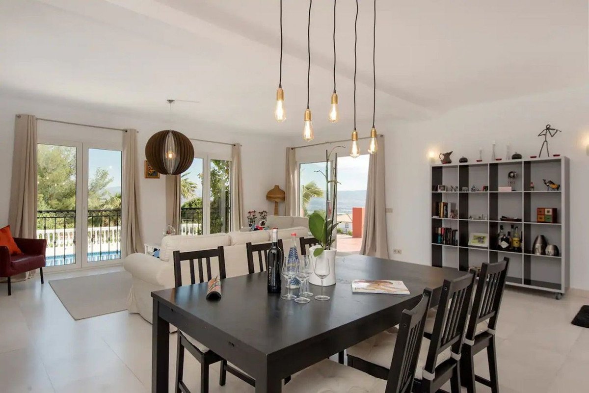 4 Bed Detached Villa in Alhaurín de la Torre