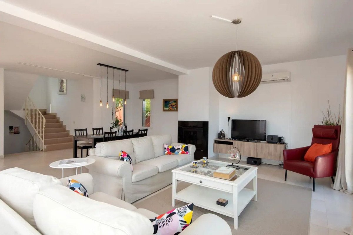 4 Bed Detached Villa in Alhaurín de la Torre