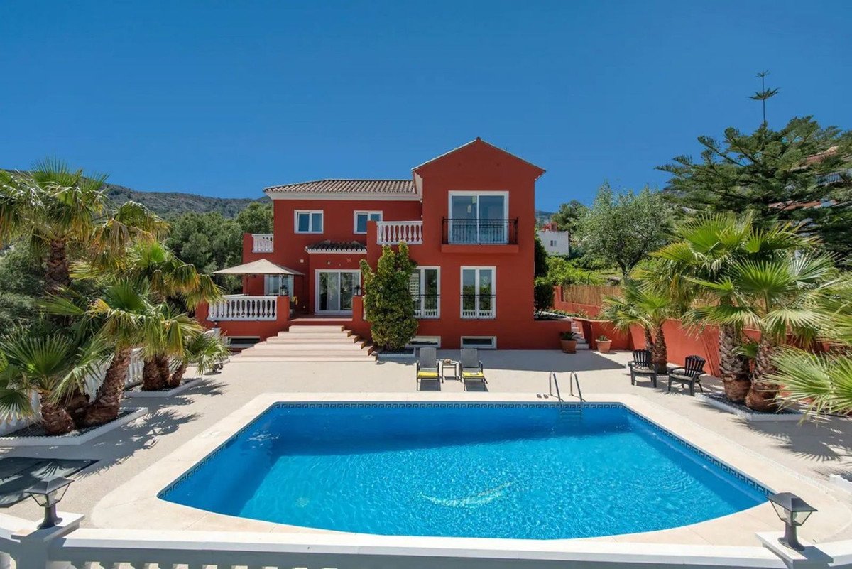 4 Bed Detached Villa in Alhaurín de la Torre