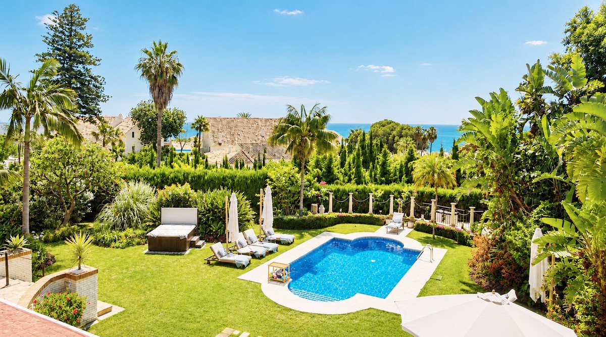 5 Bed Detached Villa in Benalmadena