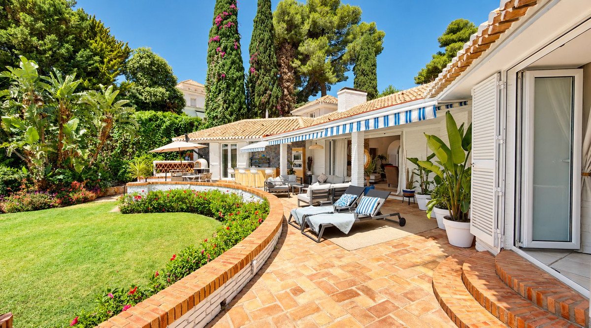 5 Bed Detached Villa in Benalmadena