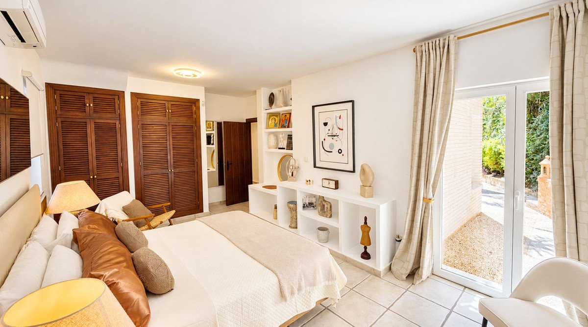 5 Bed Detached Villa in Benalmadena