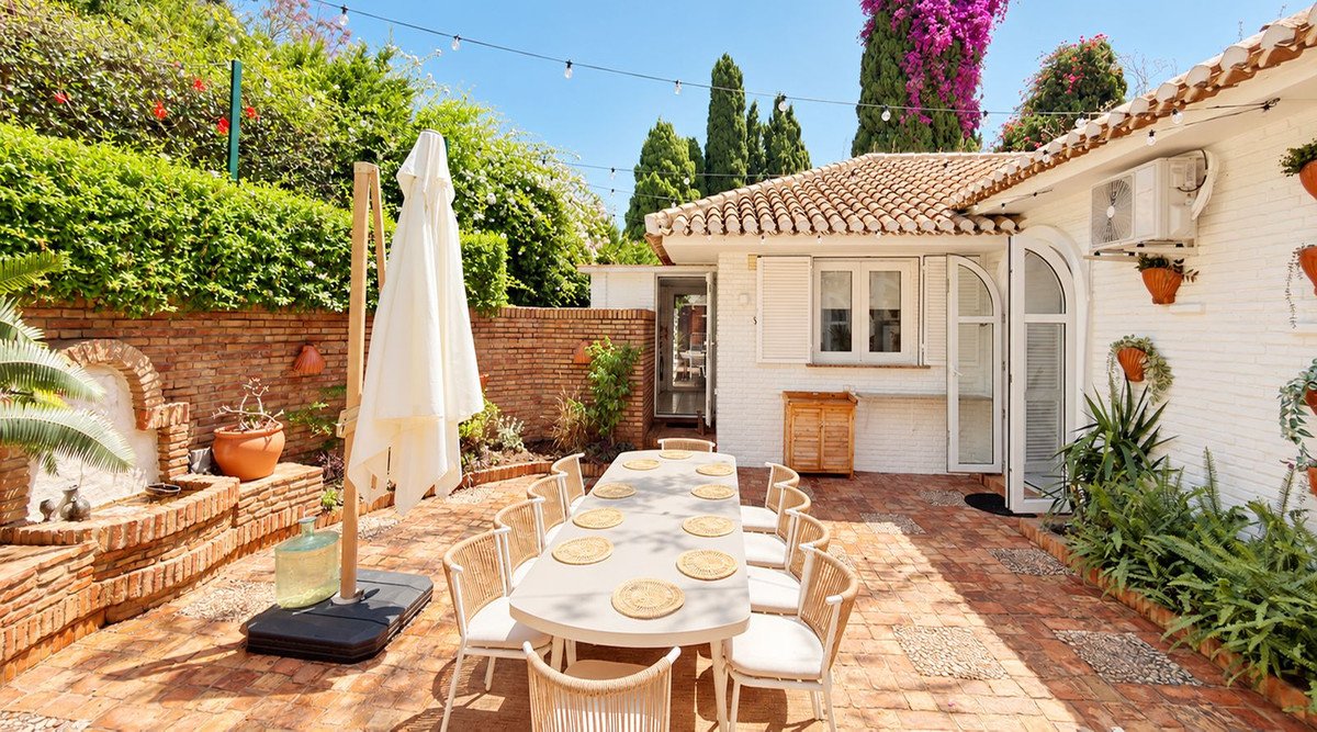 5 Bed Detached Villa in Benalmadena