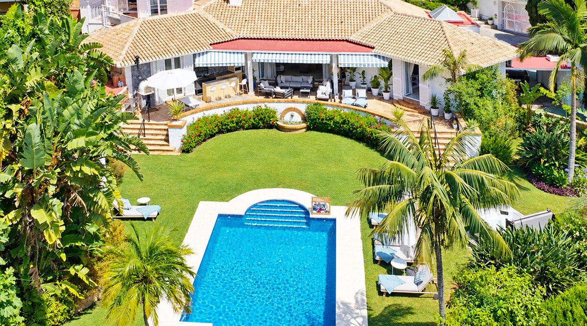 5 Bed Detached Villa in Benalmadena