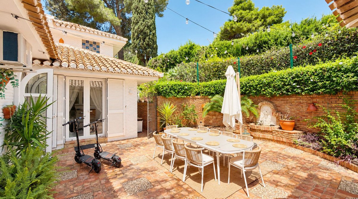 5 Bed Detached Villa in Benalmadena