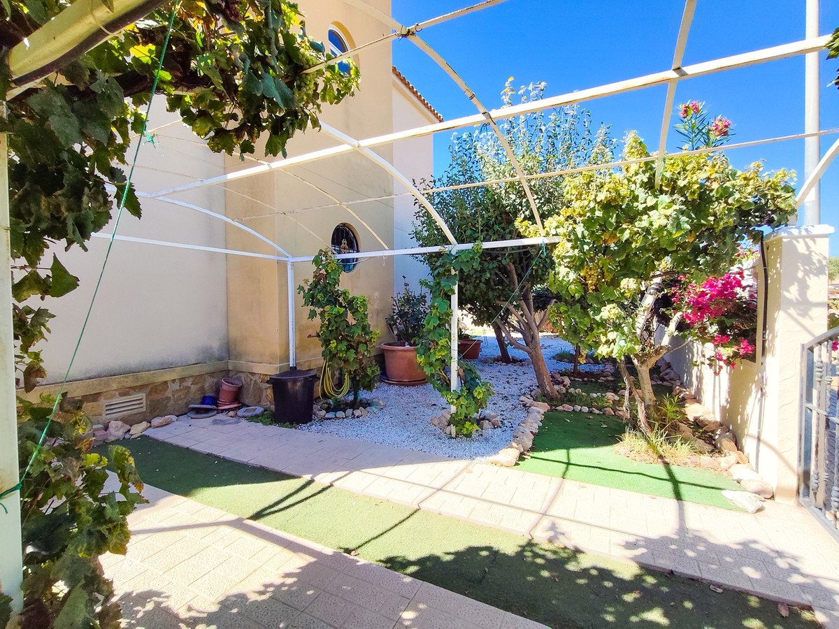 2 Bed Ground Floor Apartment in Cabo Roig