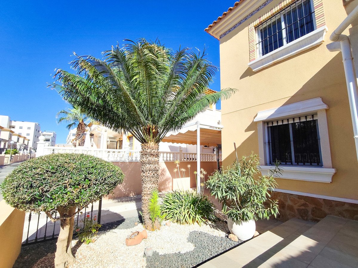 2 Bed Ground Floor Apartment in Villamartin