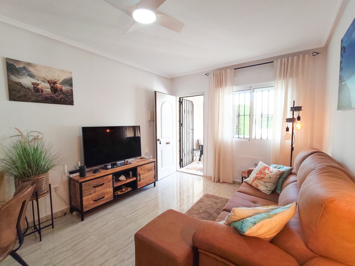 2 Bed Ground Floor Apartment in Villamartin