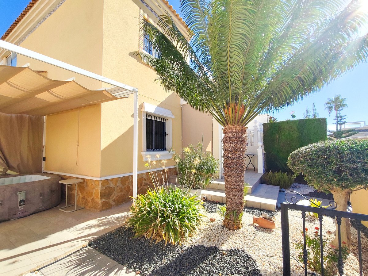 2 Bed Ground Floor Apartment in Villamartin
