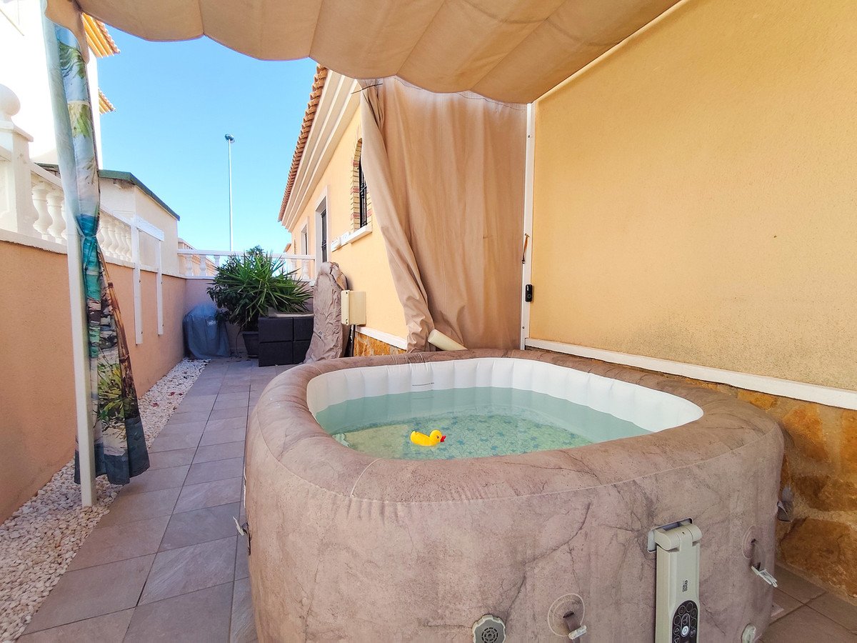 2 Bed Ground Floor Apartment in Villamartin