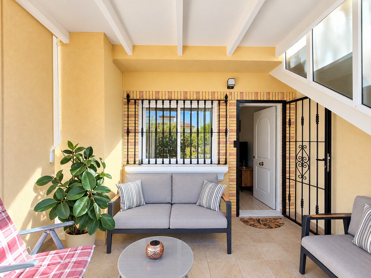 2 Bed Ground Floor Apartment in Villamartin
