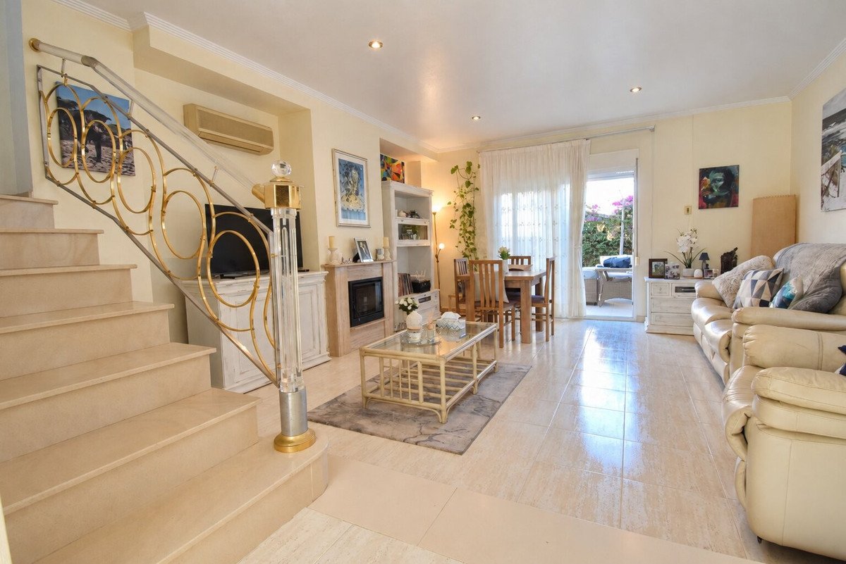 3 Bed Townhouse in Los Altos
