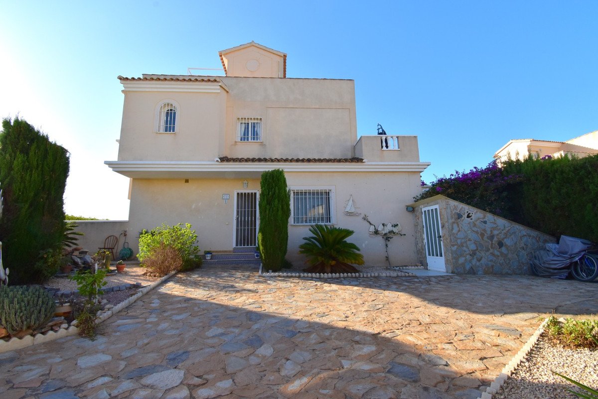 3 Bed Townhouse in Los Altos