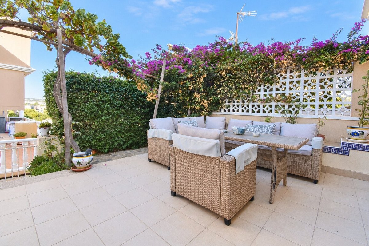 3 Bed Townhouse in Los Altos