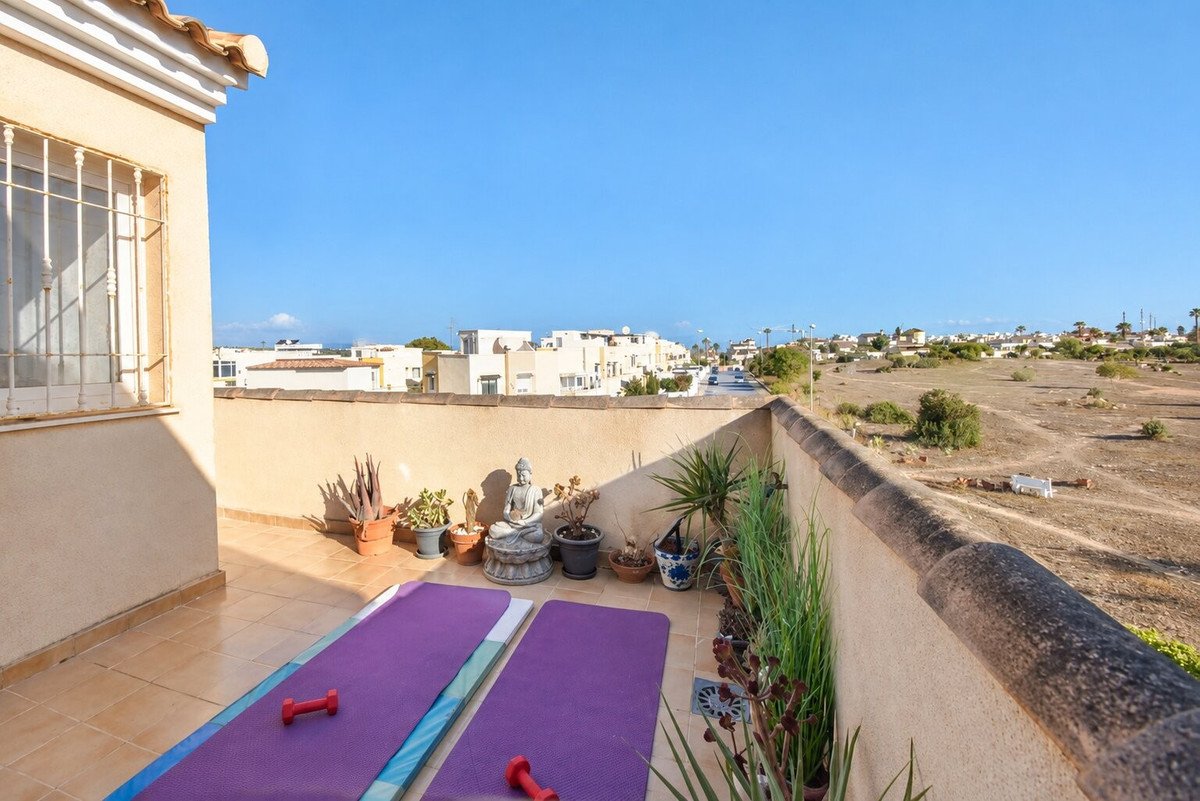 3 Bed Townhouse in Los Altos