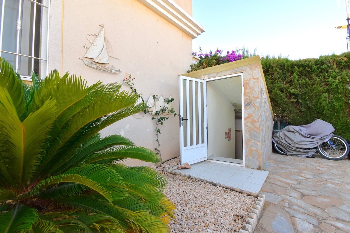 3 Bed Townhouse in Los Altos