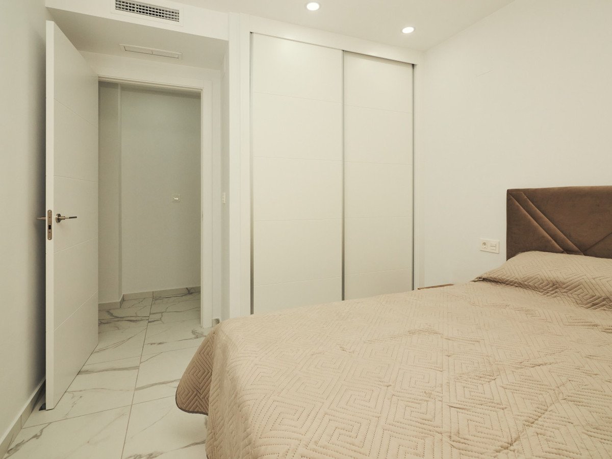 2 Bed Ground Floor Apartment in Torrevieja