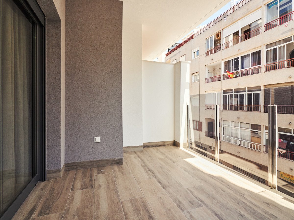 2 Bed Ground Floor Apartment in Torrevieja