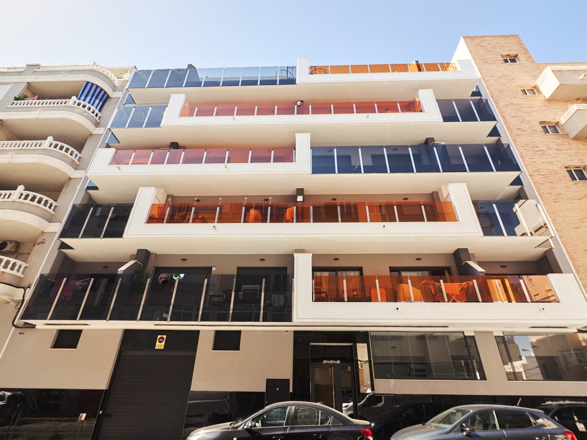 2 Bed Ground Floor Apartment in Torrevieja