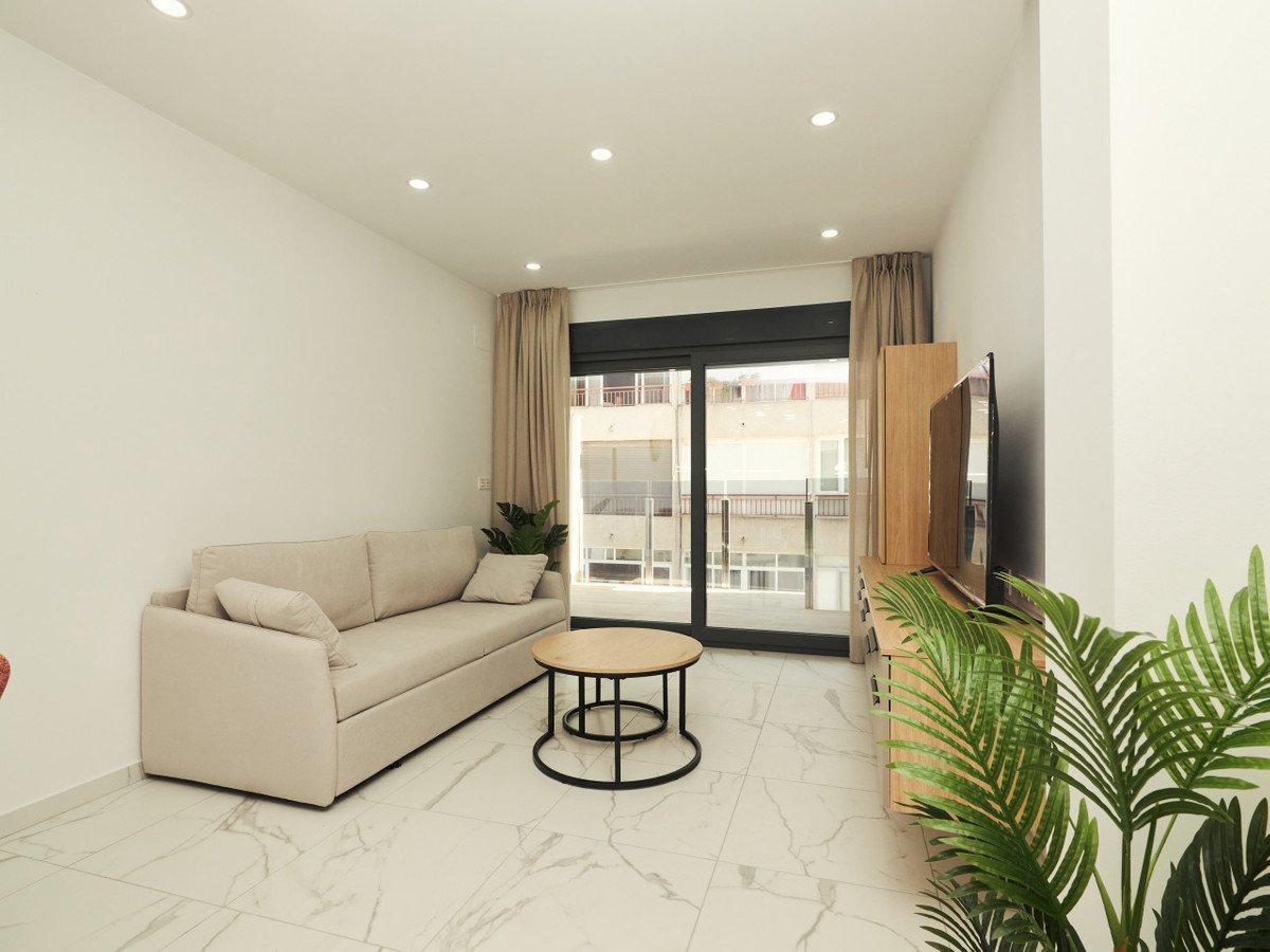 2 Bed Ground Floor Apartment in Torrevieja