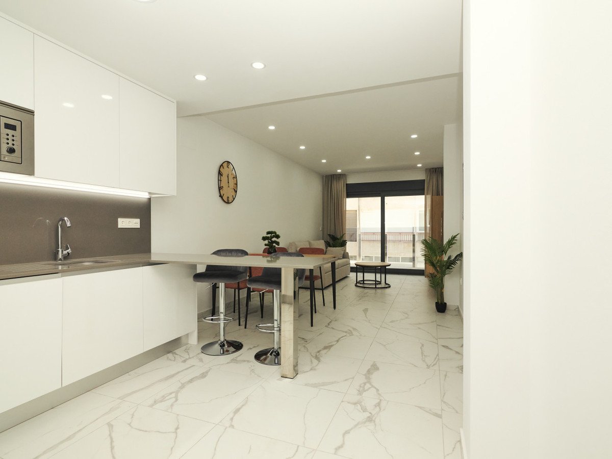 2 Bed Ground Floor Apartment in Torrevieja