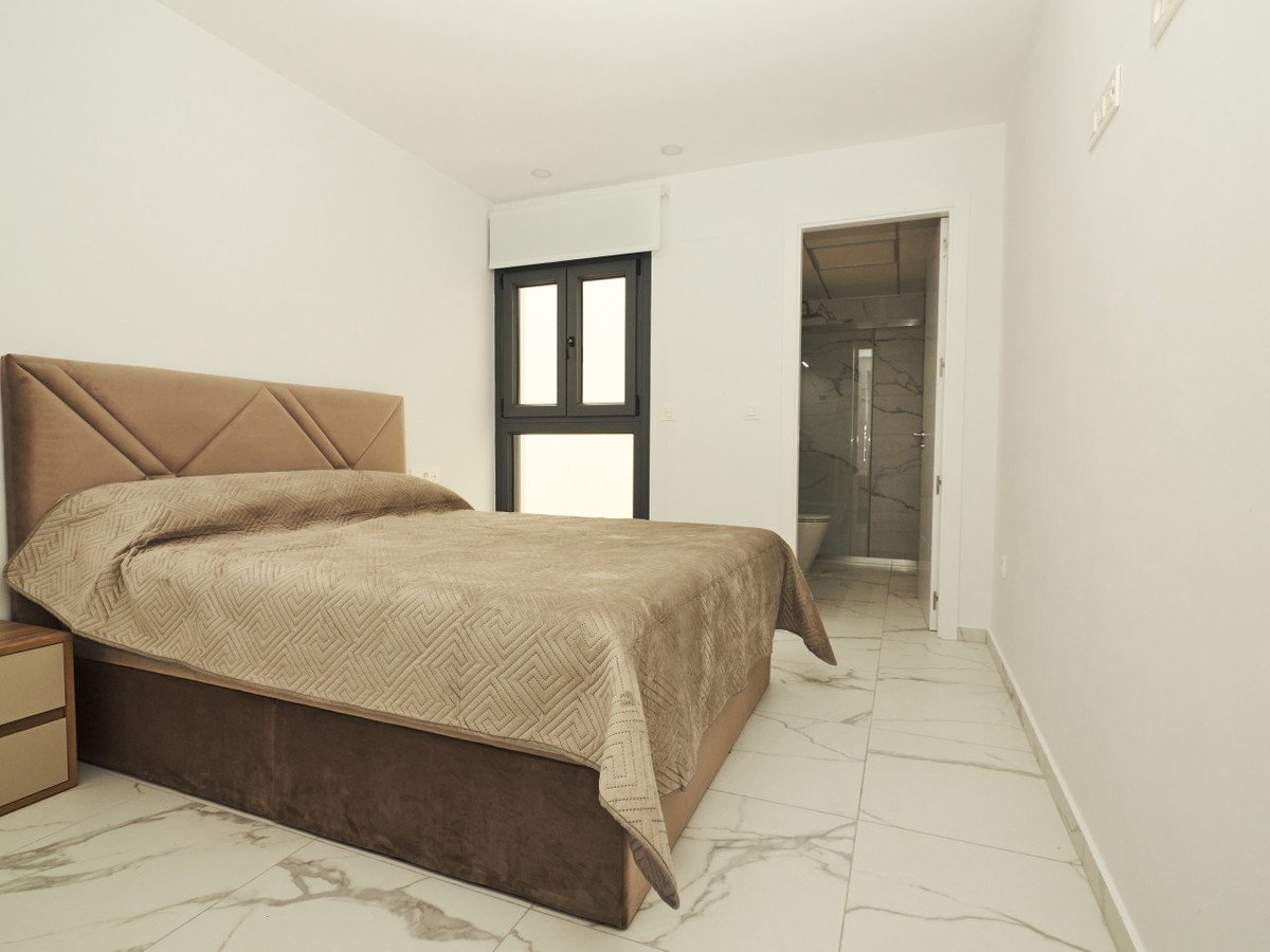 2 Bed Ground Floor Apartment in Torrevieja