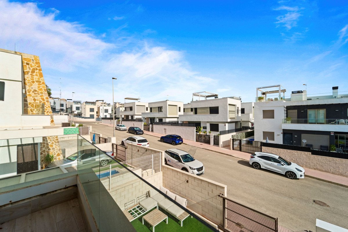 2 Bed Townhouse in Villamartin