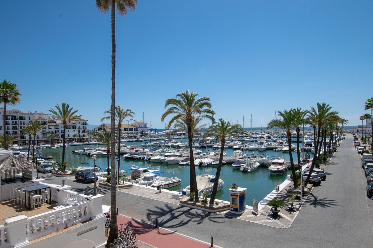3 Bed Penthouse Duplex in La Duquesa