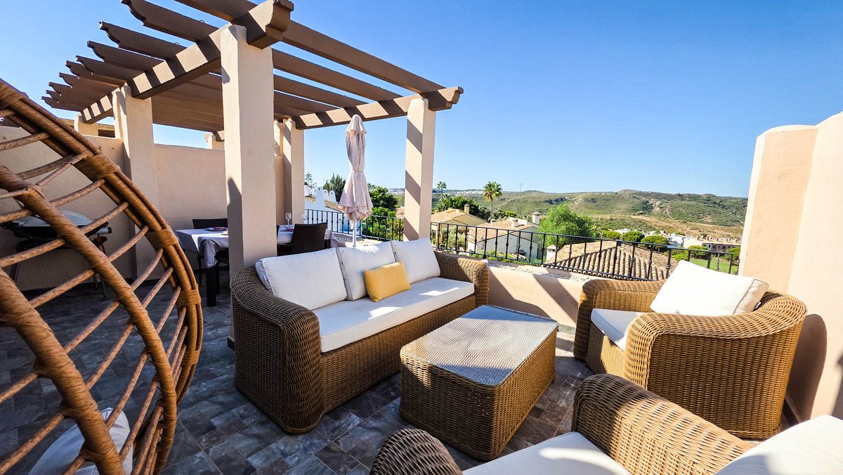 3 Bed Penthouse Duplex in La Duquesa
