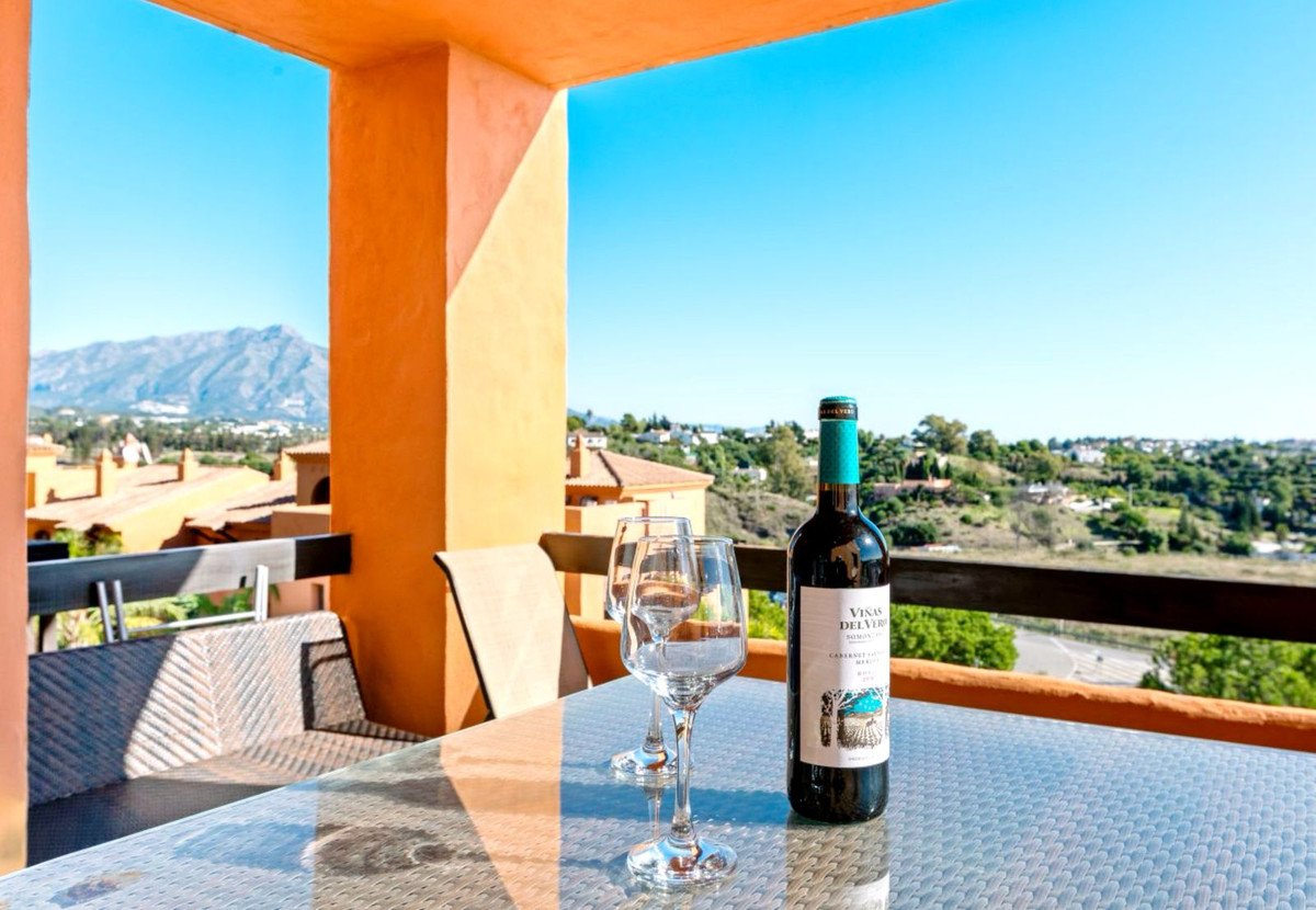 2 Bed Middle Floor Apartment in Atalaya