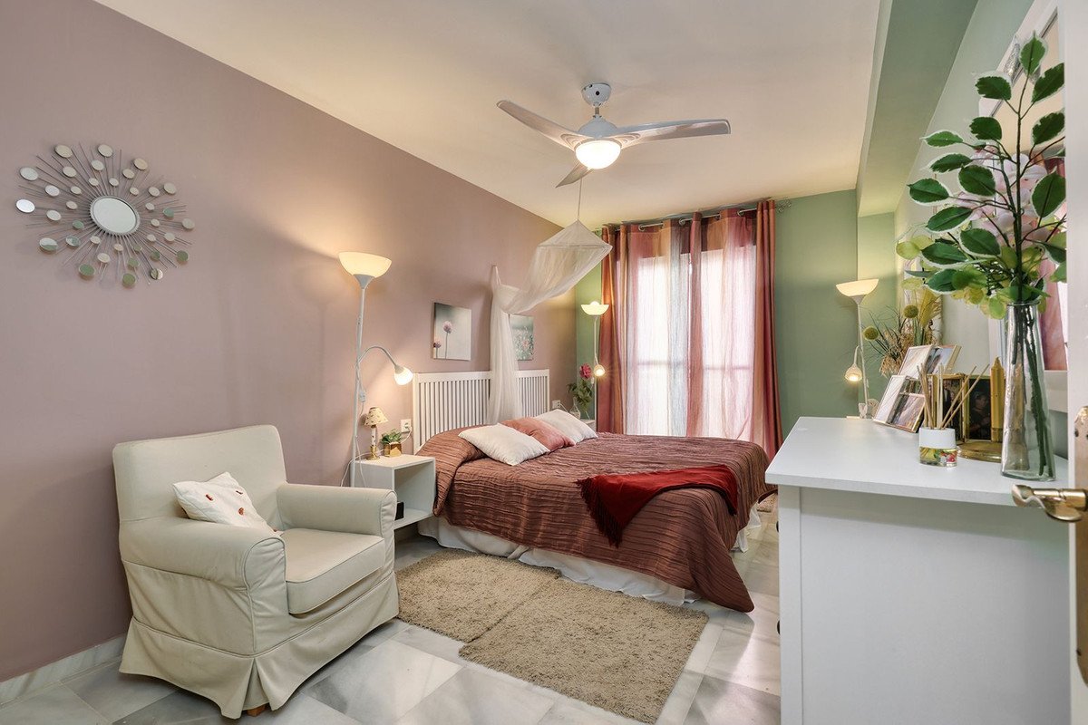 3 Bed Middle Floor Apartment in Nueva Andalucía