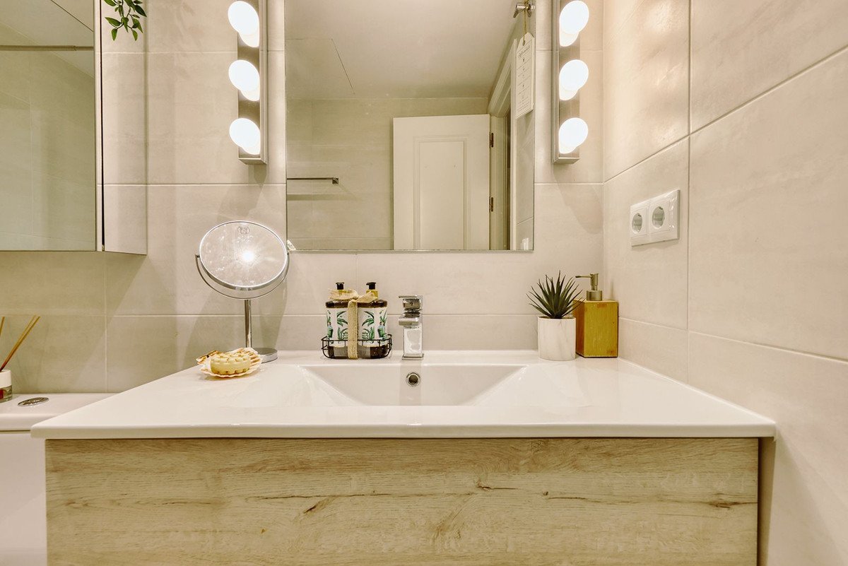 3 Bed Middle Floor Apartment in Nueva Andalucía