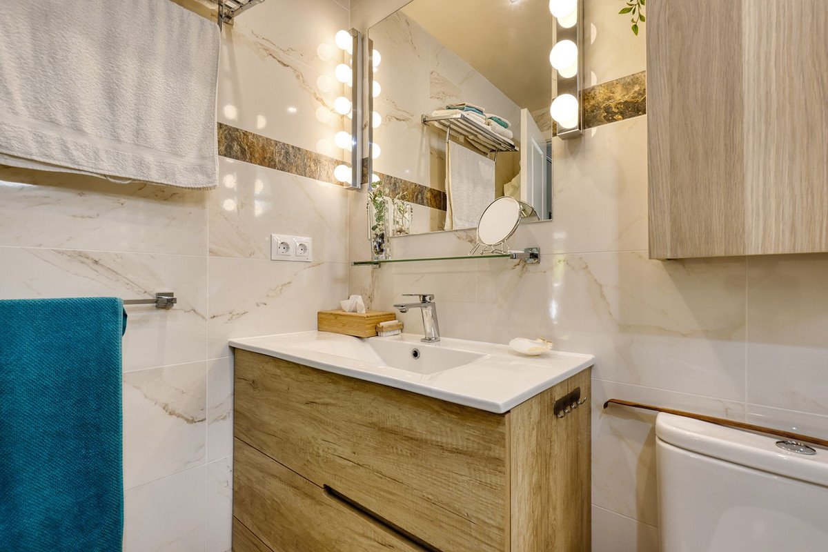 3 Bed Middle Floor Apartment in Nueva Andalucía