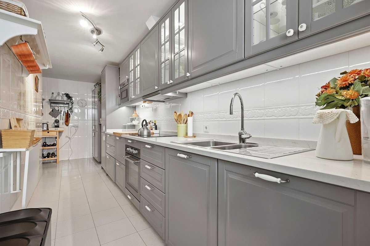 3 Bed Middle Floor Apartment in Nueva Andalucía