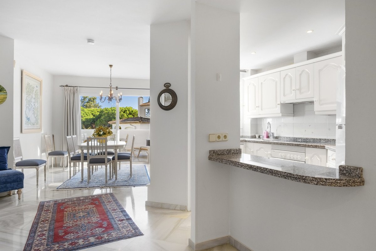 3 Bed Middle Floor Apartment in Elviria