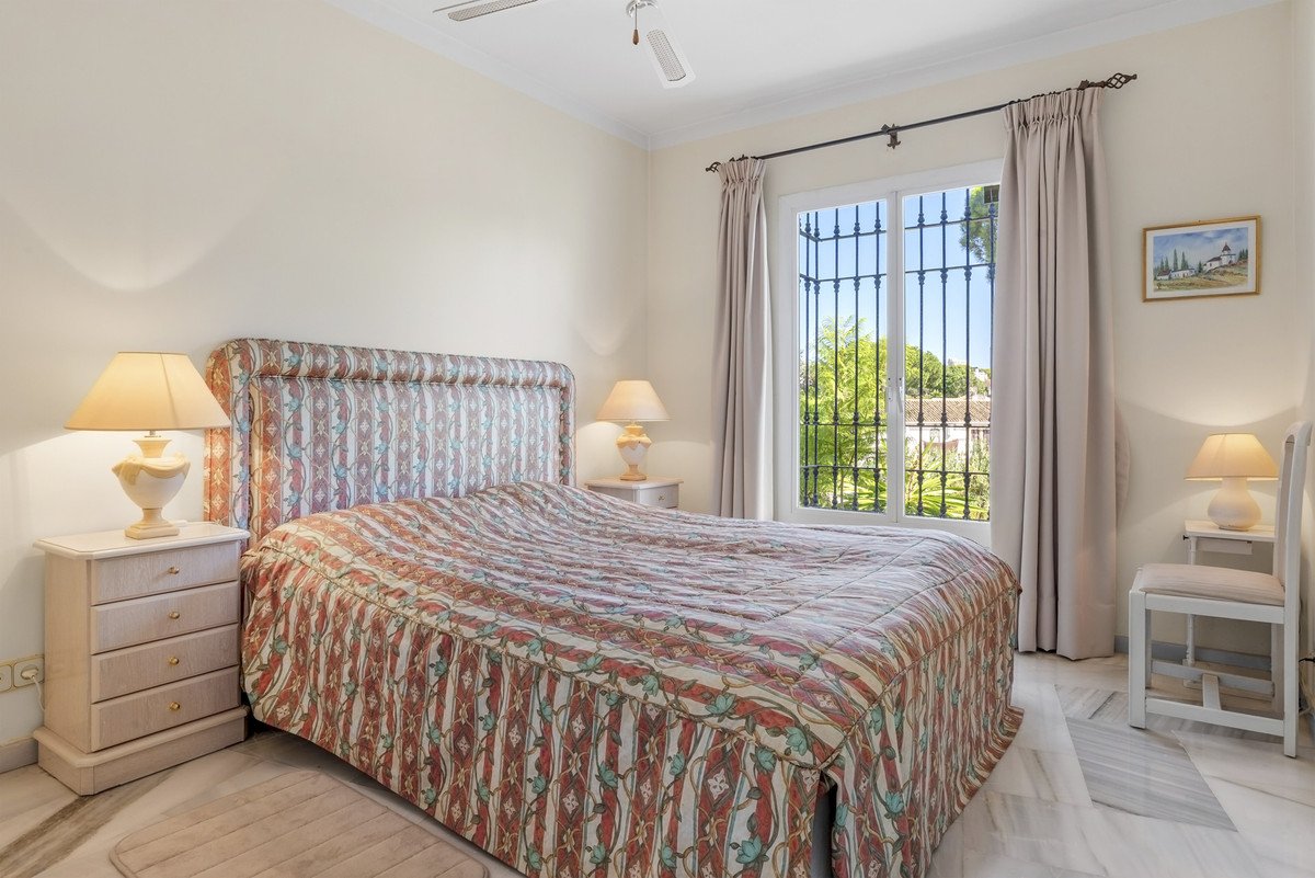 3 Bed Middle Floor Apartment in Elviria