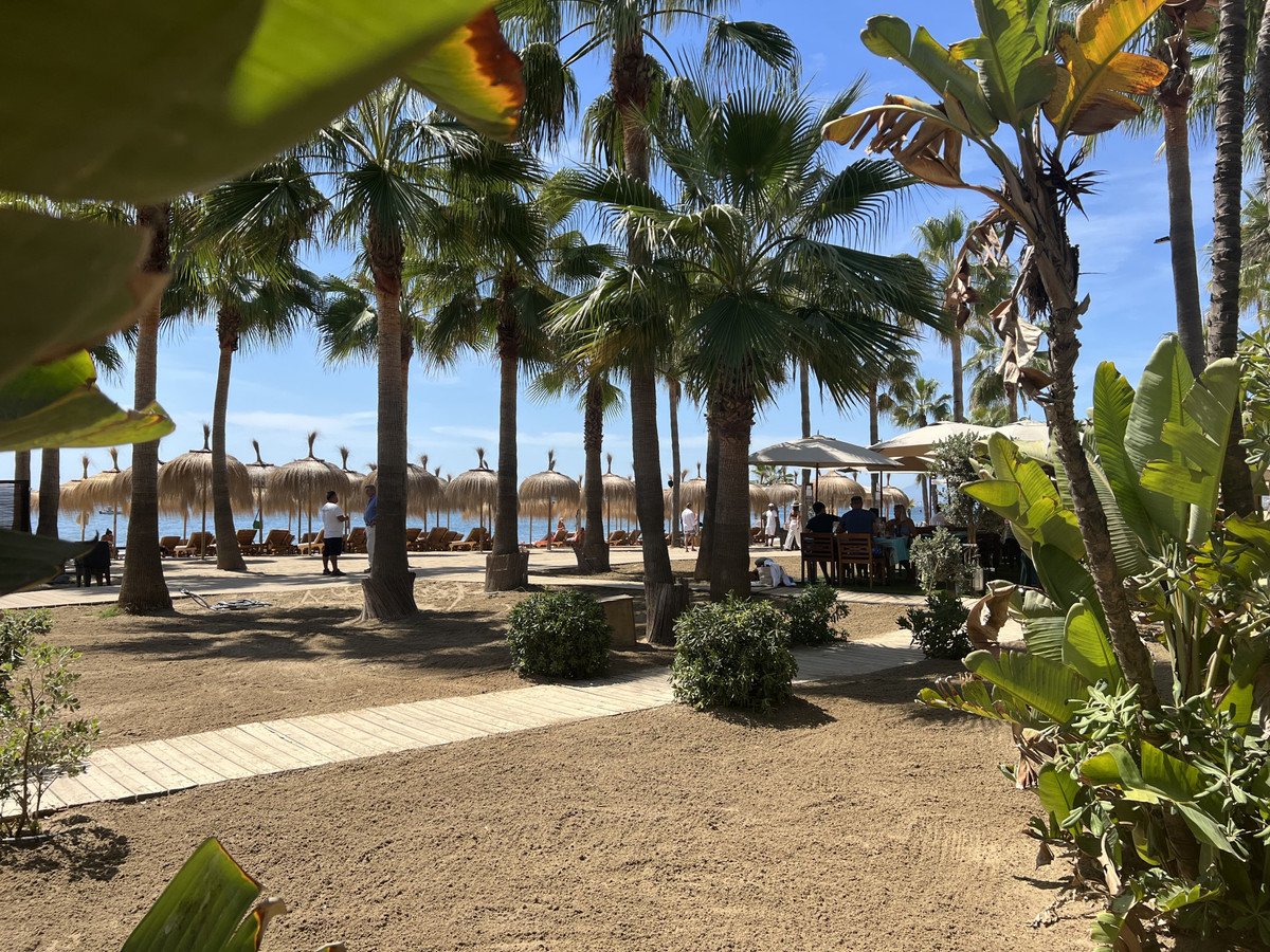 3 Bed Middle Floor Apartment in Elviria