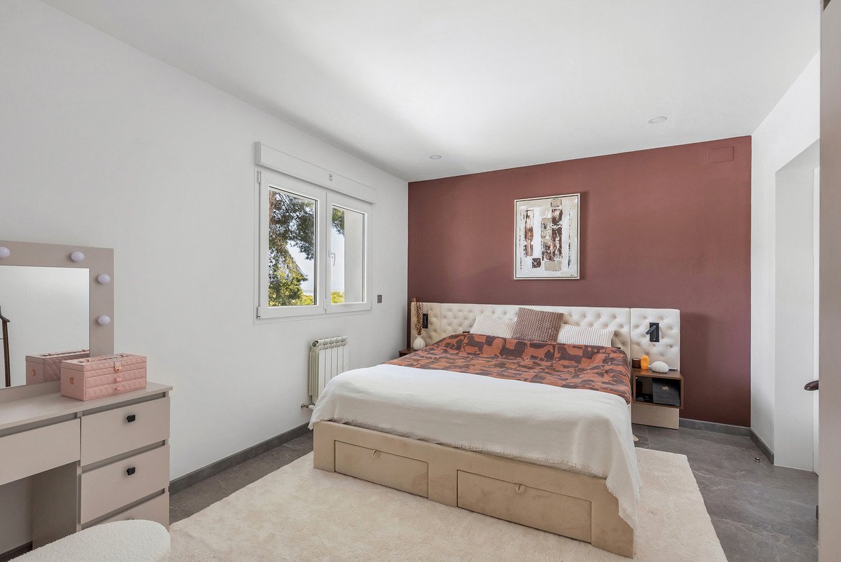 5 Bed Detached Villa in Los Balcones