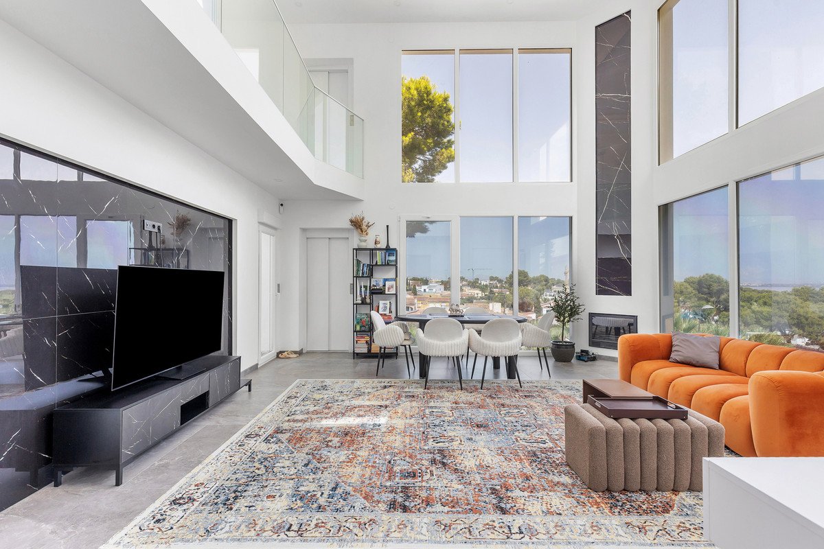 5 Bed Detached Villa in Los Balcones