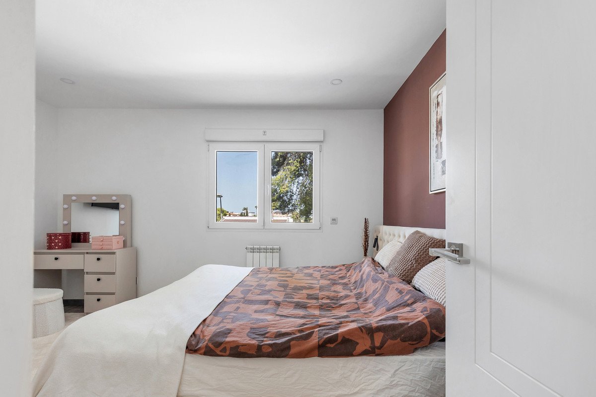 5 Bed Detached Villa in Los Balcones