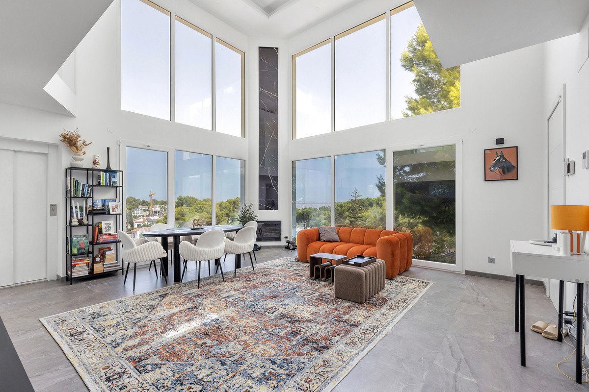 5 Bed Detached Villa in Los Balcones