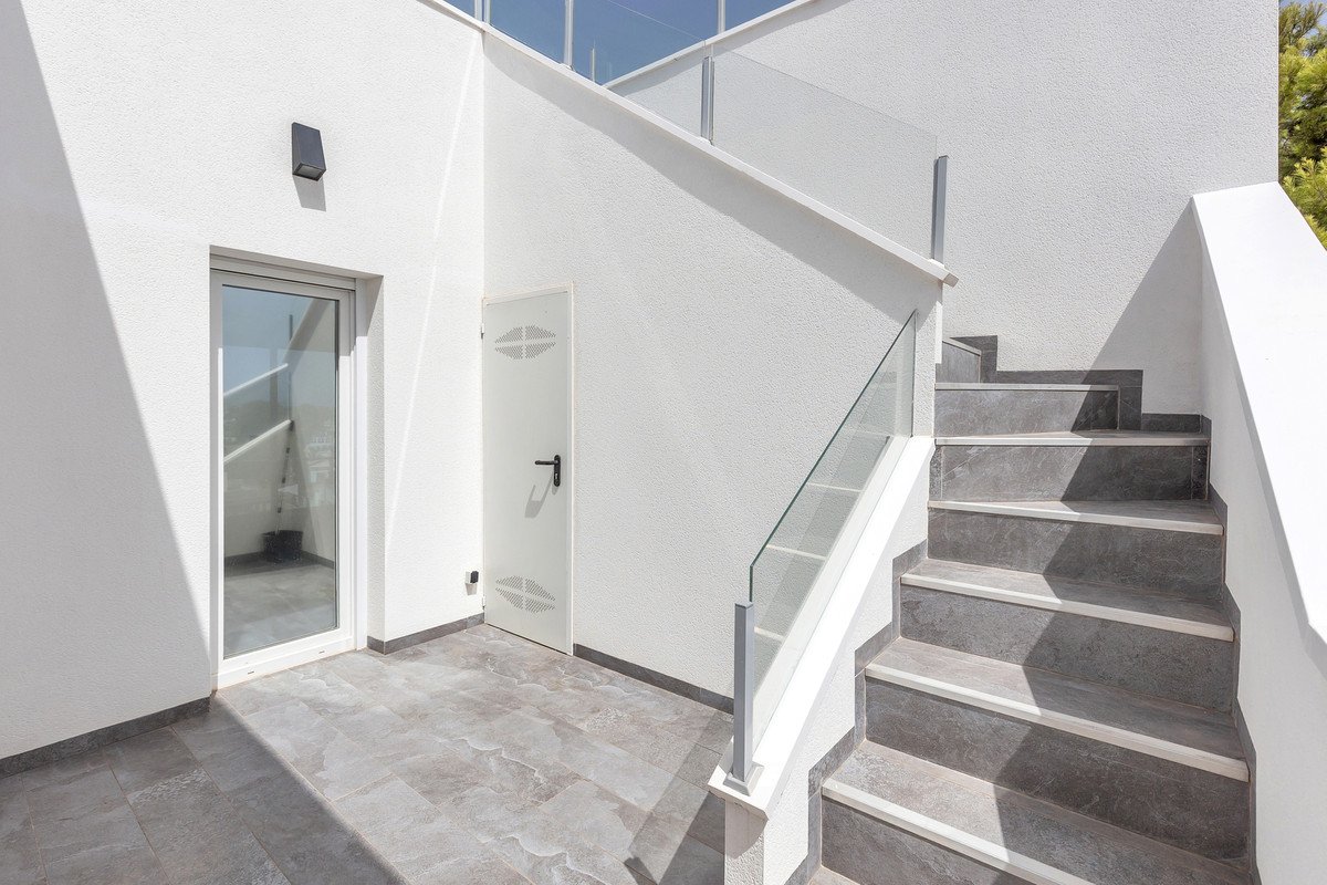 5 Bed Detached Villa in Los Balcones