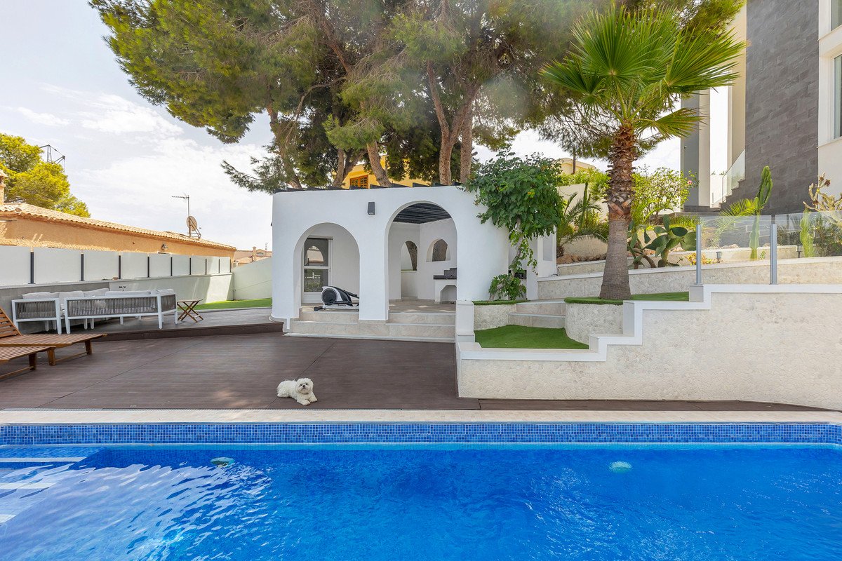 5 Bed Detached Villa in Los Balcones