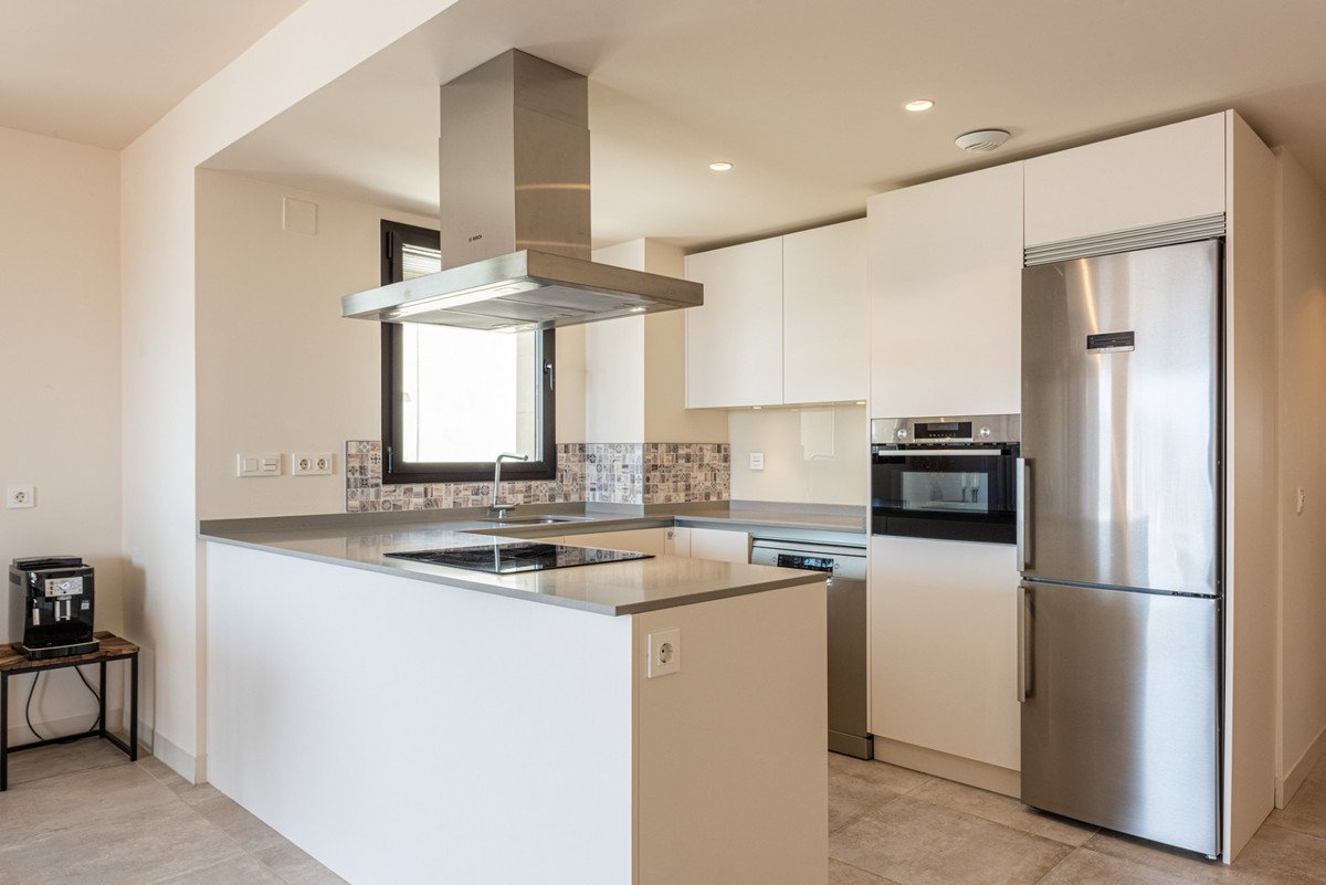 4 Bed Middle Floor Apartment in La Cala de Mijas