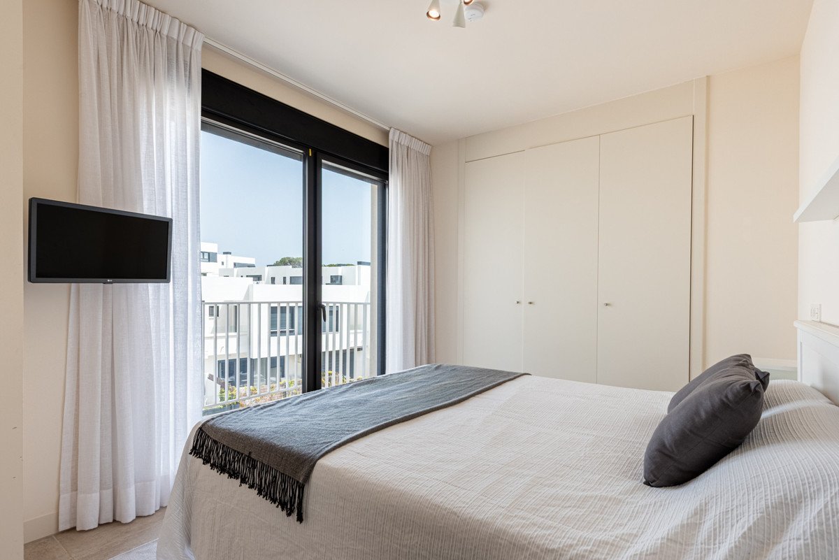 4 Bed Middle Floor Apartment in La Cala de Mijas