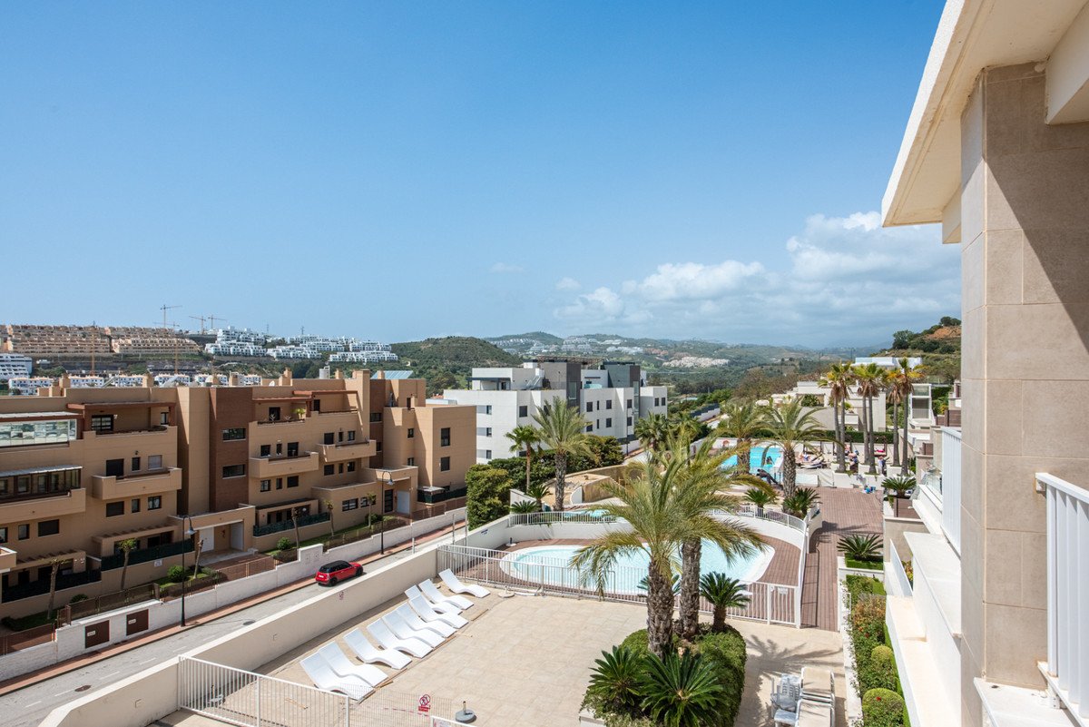 4 Bed Middle Floor Apartment in La Cala de Mijas