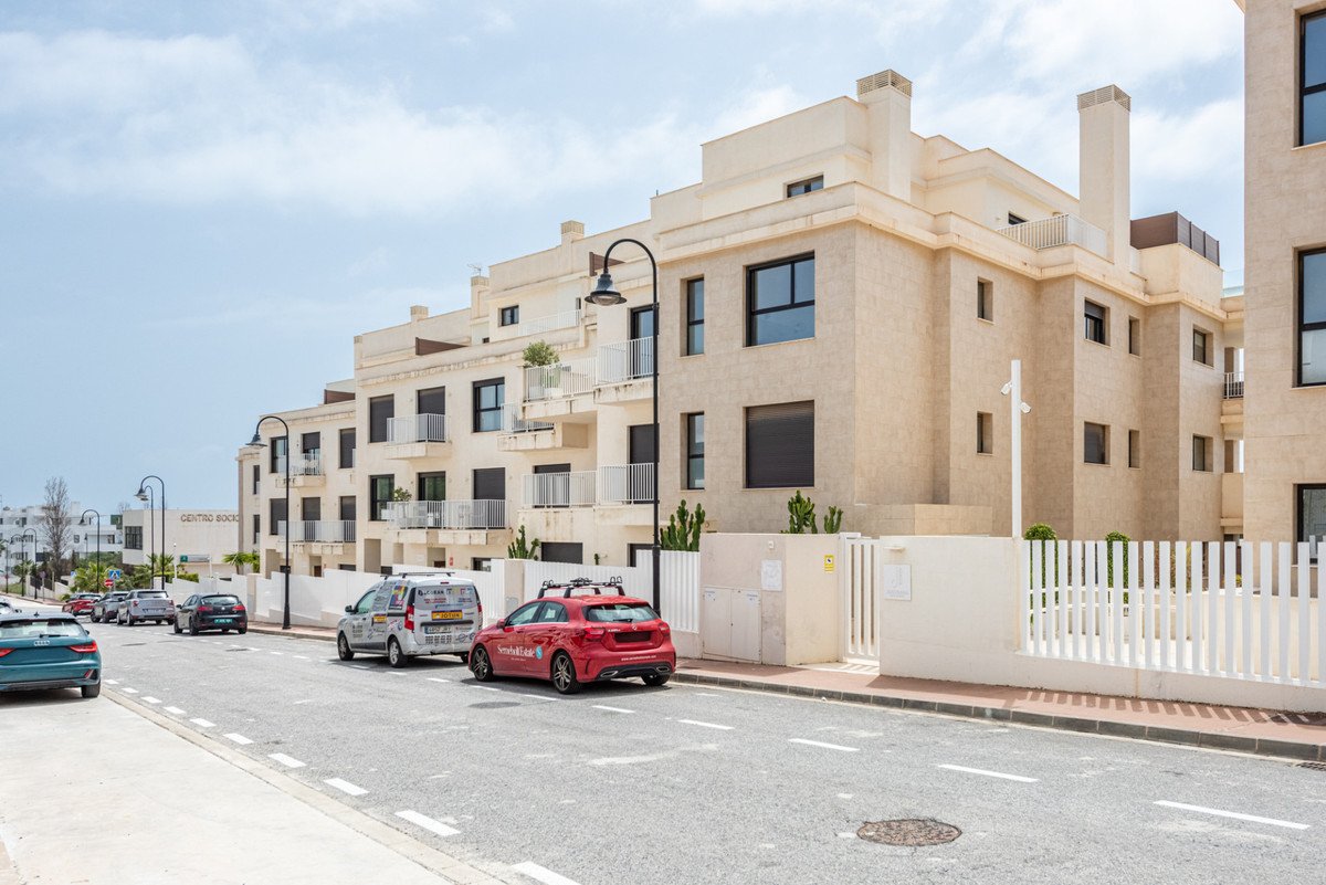 4 Bed Middle Floor Apartment in La Cala de Mijas