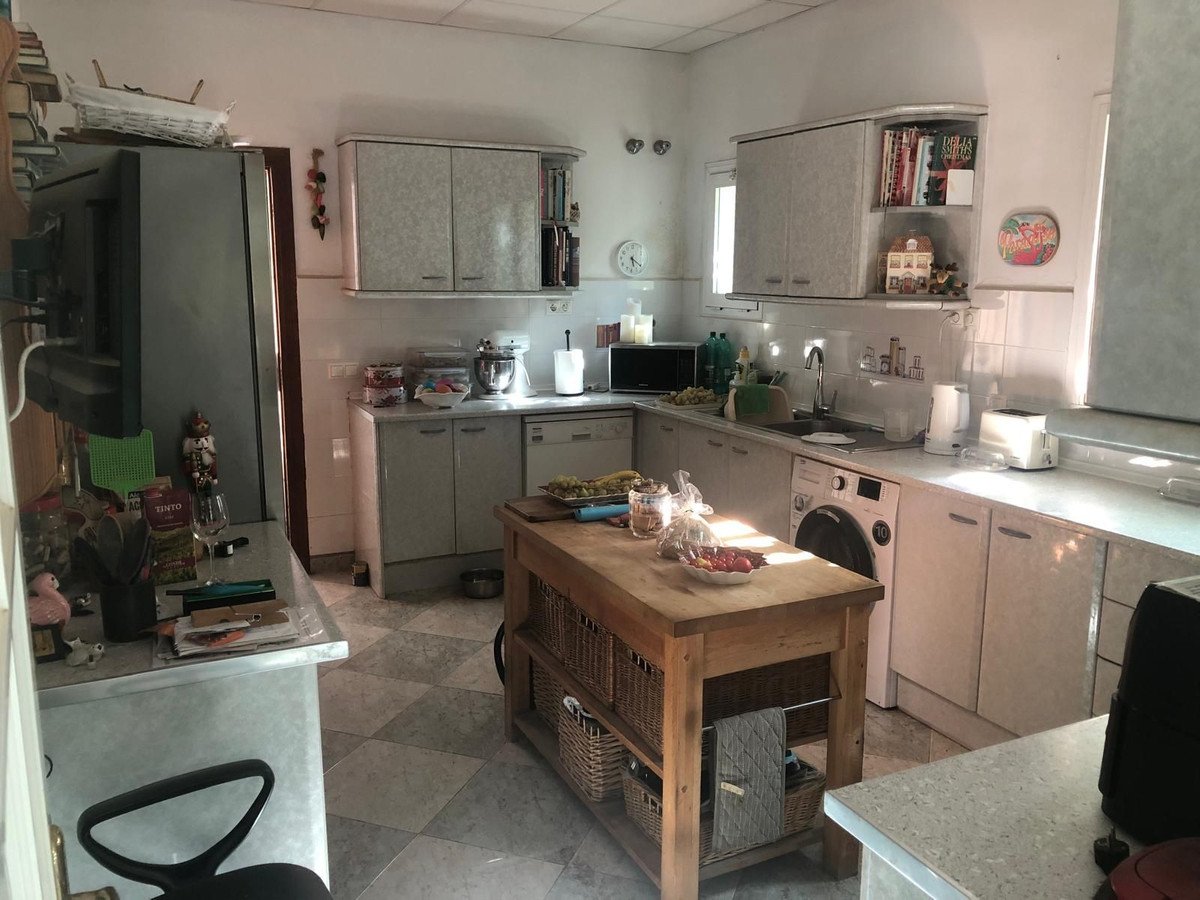 4 Bed Detached Villa in Mijas Costa