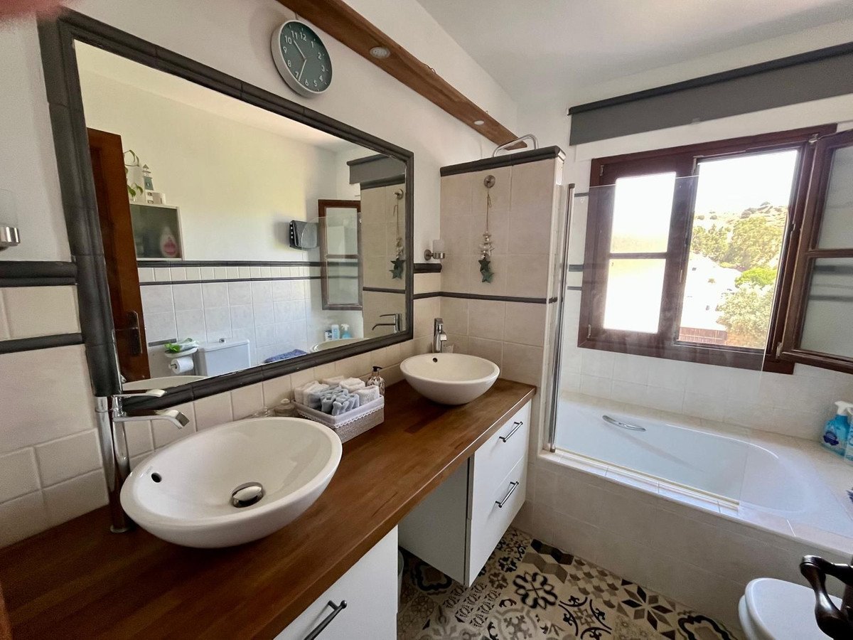 5 Bed Detached Villa in La Cala de Mijas