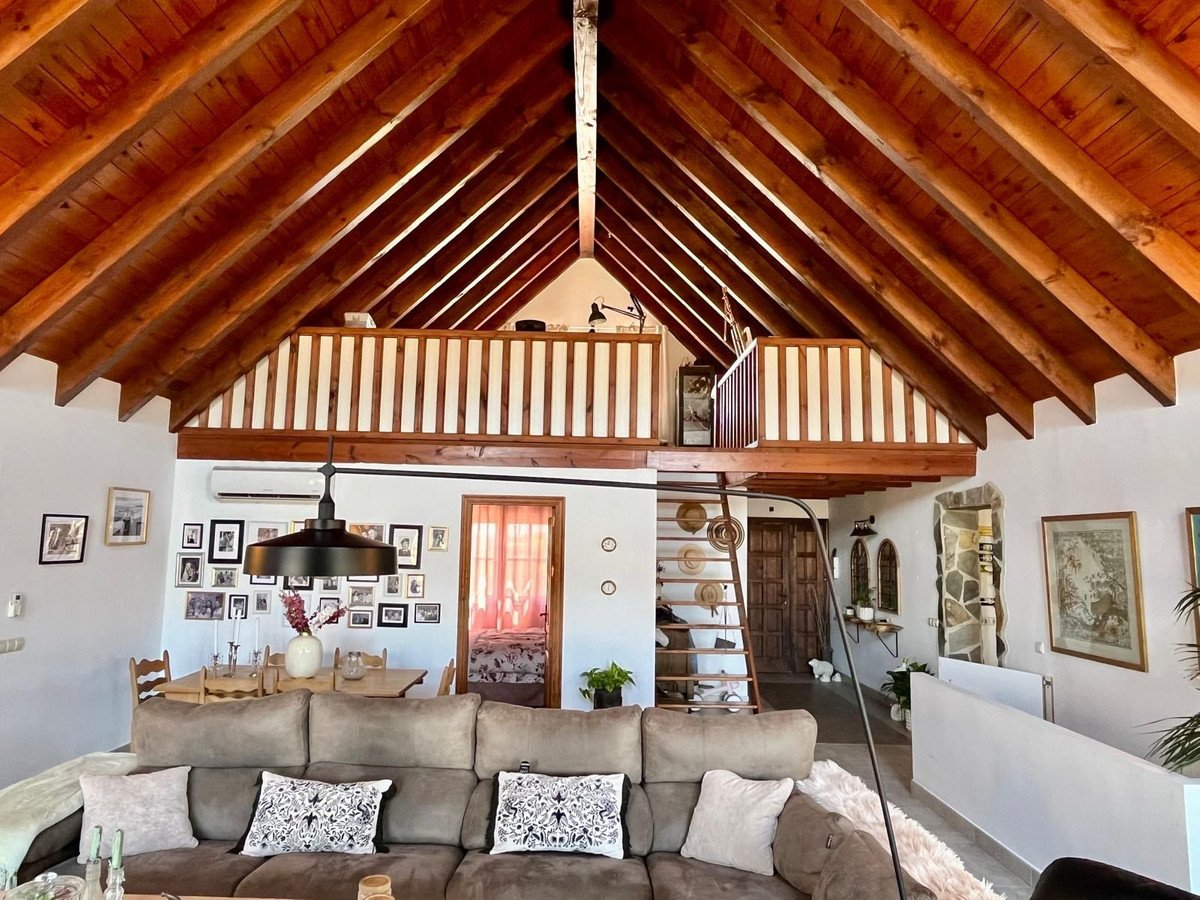 5 Bed Detached Villa in La Cala de Mijas